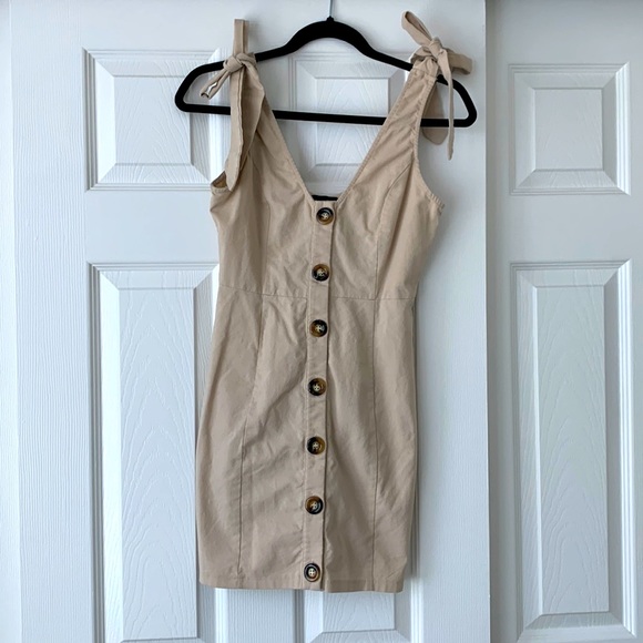 PrettyLittleThing Beige Button Up Detail Dress size US 4 / UK 8 - Picture 1 of 5